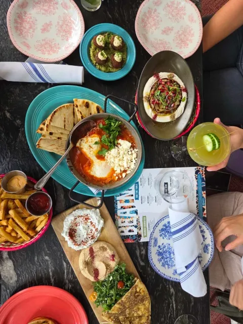 🌆 A Delicious Gem by the River in Downtown Chicago! 🌊✨