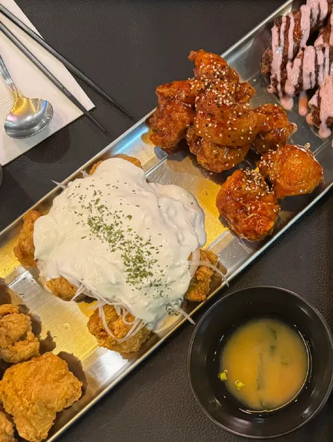 📍 Montreal | Must-Try BLACKPINK-Themed Fried Chicken! 🍗