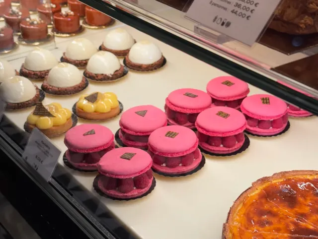 ​​🇫🇷 Nice Dessert Diary | Macarons as Big as Your Fist! 🥊🍬​​