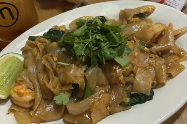 Flying Monk Noodle Bar - Savannah's Wok-Fired Wonderland! 🍜✨