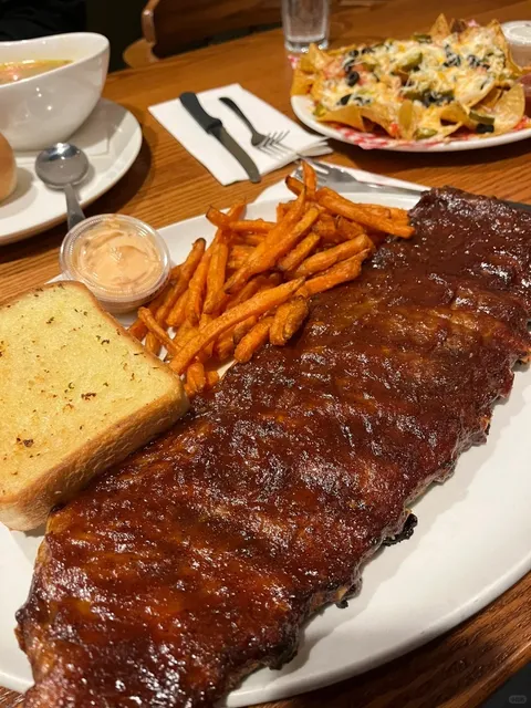 Mic Mac Bar & Grill - A Halifax Classic! 🍽️✨