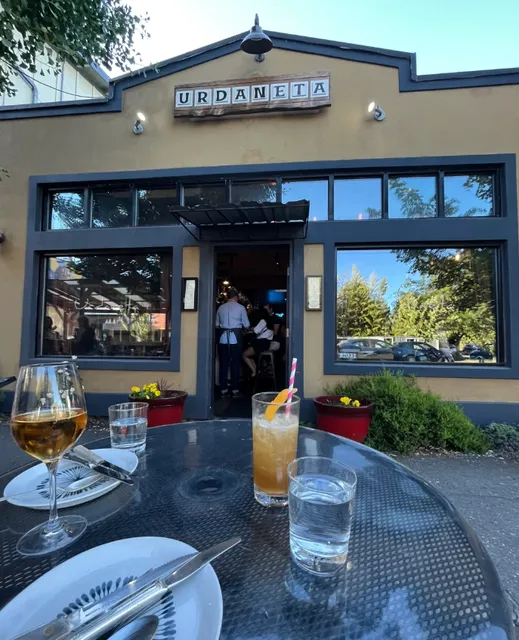 🍷 A Neighborhood Gem with Scallops That Bounce