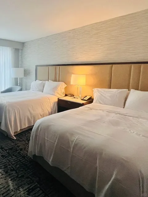 NYC Stay: Right in Times Square & Totally Worth It! 🏙️🎉