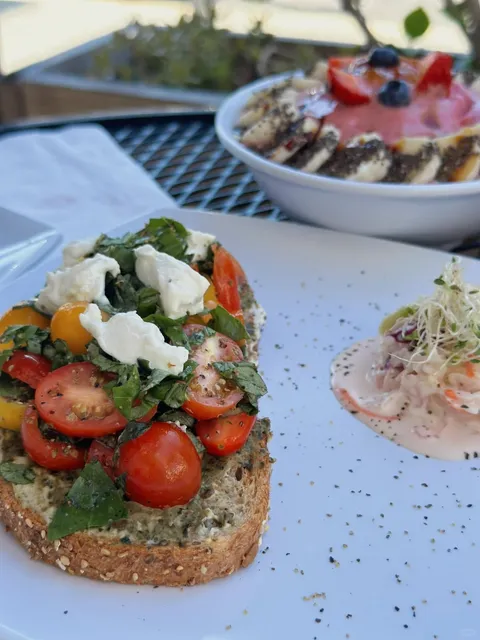 Green Table Cafe:Must have to try vegetable food in  LA