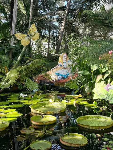 🌿 Alice in Wonderland Comes to Life at NY Botanical Garden! 🐇✨