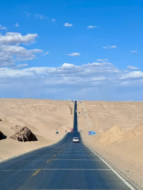 🌄 Slow Travel in Qinghai: From Gobi to Lakes