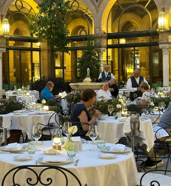 Spain | Seville for the most romantic dinner!