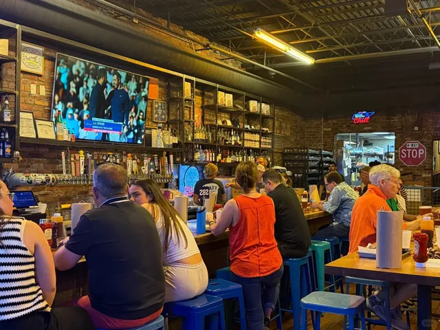 🍜 Nashville Attractions & Bites Guide