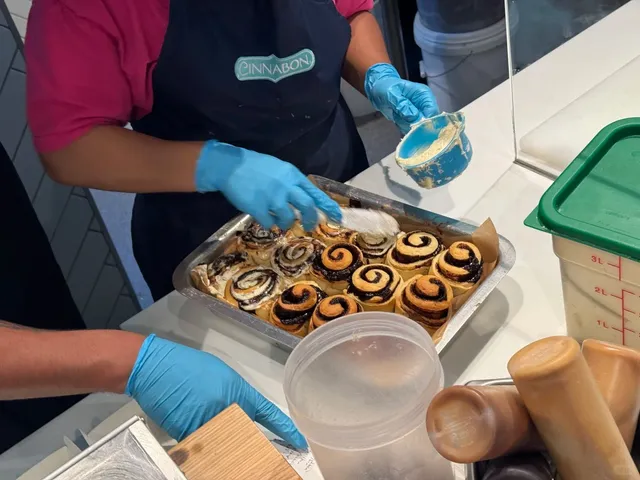 Skip QUEEN STREET for Shopping in Oakland —Here’s Why 🛍️🙅‍♀️