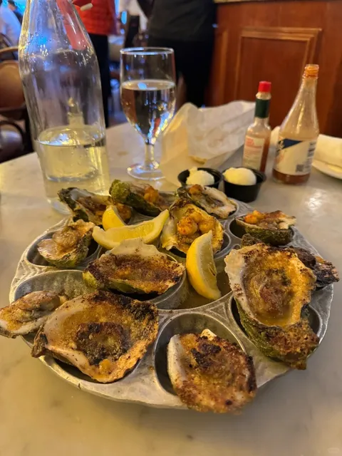 NOLA | The Best Seafood Restaurant in New Orleans 🦞