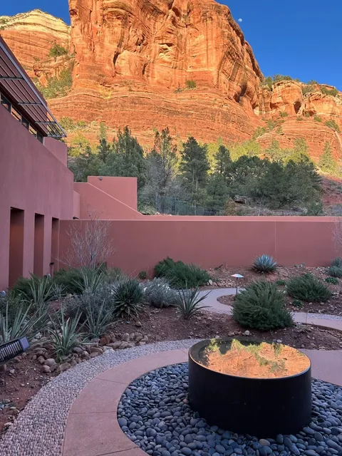 Sedona Hotel Review 🏜️ | Ambiente vs. Enchantment Resort