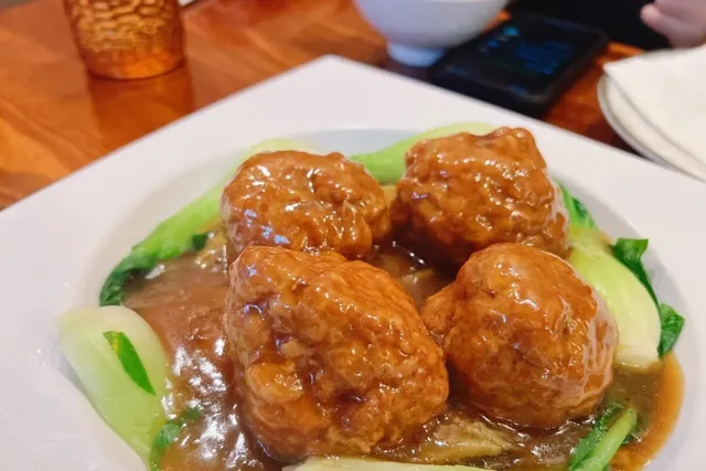 Pittsburgh | Zhou's Kitchen: A Cozy Shanghainese Gem in Squirrel Hill