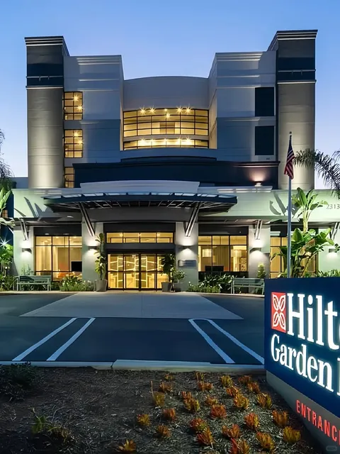 This Irvine Hotel Had Me Loving It More Each Day 🏨💚  