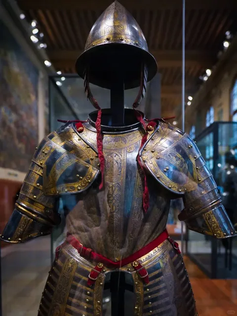 Don’t Just Check In! The Treasures of Les Invalides Are Here in Paris