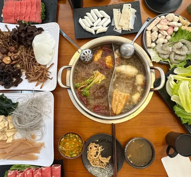 Guadalajara's FIRST Authentic Hot Pot - Chuanyu Hot Pot
