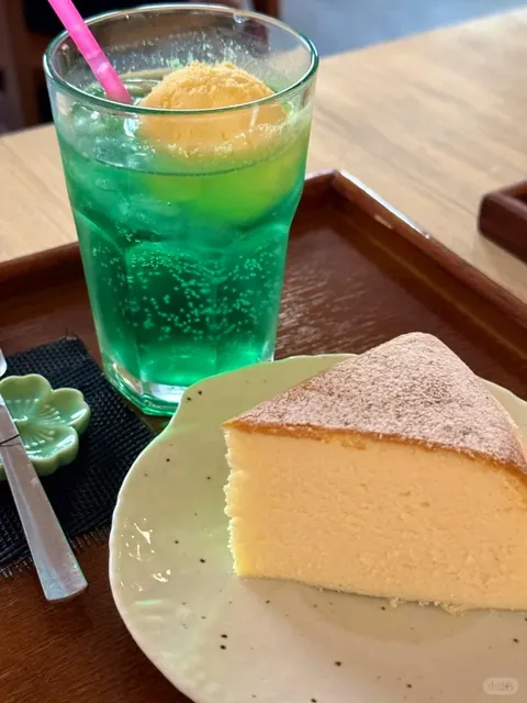 📍 Beat the heat with a cantaloupe 🍈 soda this summer! 🍧