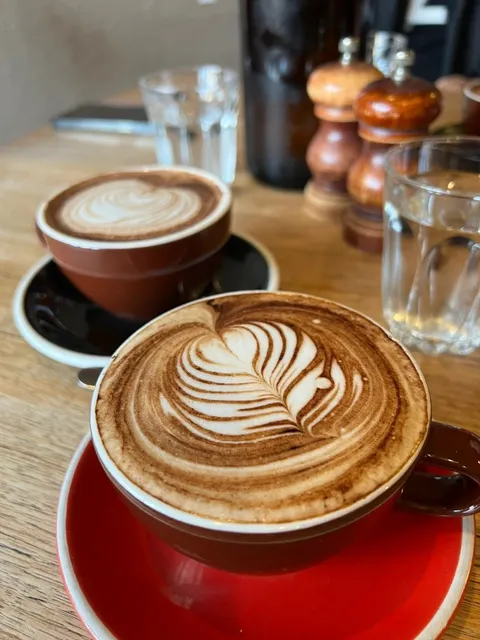 Albury Morning Surprise: When a Sleepy Town Wakes Up Deliciously!☕🌅