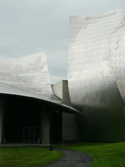 New York Masterpiece Architecture 🌱 Capturing a Venus Flytrap Moment