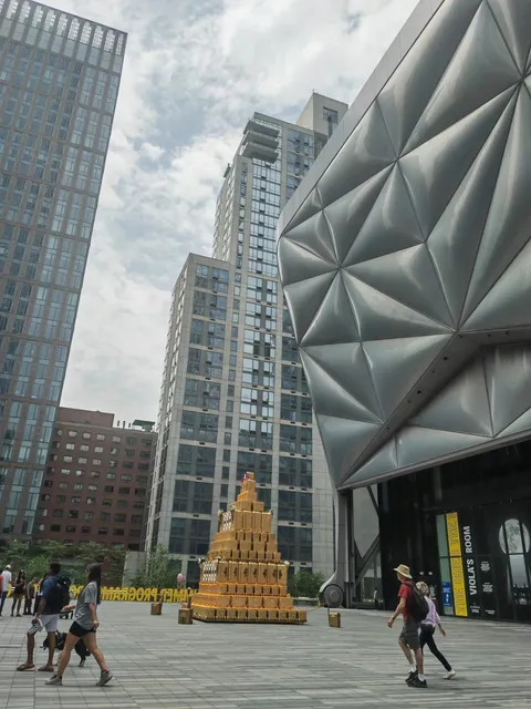The High Line: NYC's Magical "Floating Garden" 🌿✨