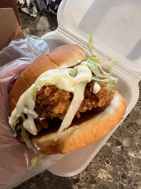 ACE Burger:Authentic Spicy McChicken Burger in LA