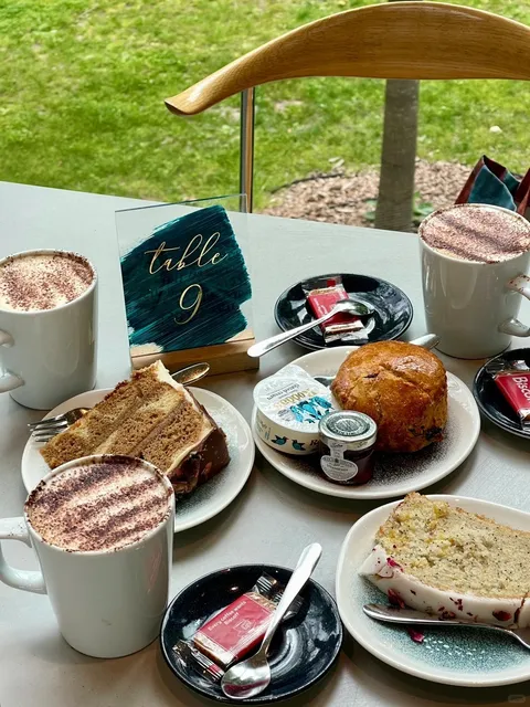 The Whitworth Cafe, Art Gallery, and Park Trio Near Manchester 😊