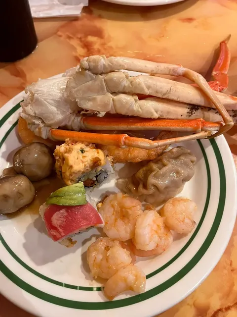 🇨🇦2-Hour Drive to 🇺🇸Town for Seafood Buffet🦞 