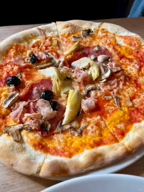 🇩🇪 Stuttgart - This pasta is absolutely bomb! 🇮🇹