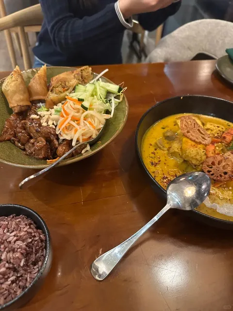 🥬 A Meat-Eater’s Adventure at an Eastside Vegan Spot