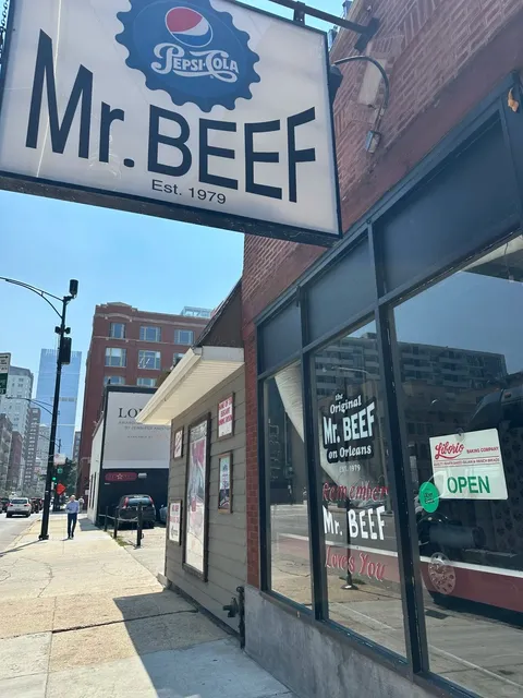 📍 The Legendary Mr Beef – The Real-Life Inspiration for "The Bear" 🐻