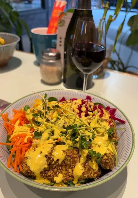  Le Botaniste: A Belgian Salad Adventure in NYC 🌿