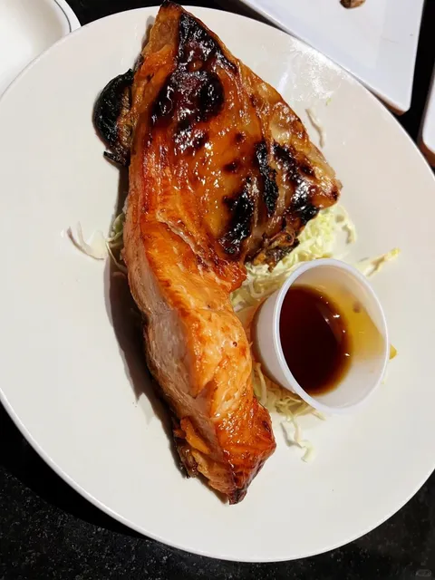 Wow! This ALL-YOU-CAN-EAT Spot is Worth Trying – Fresh & Great Value! 