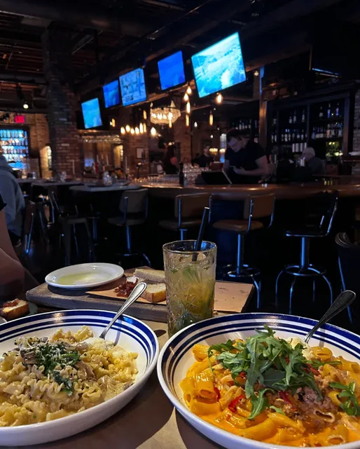 Mississauga Food Adventure | This Italian Restaurant is Pure Vibes!