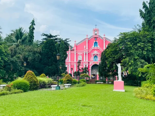 Buffalo-themed Waterfall Restaurant in the Philippines 🏟😅