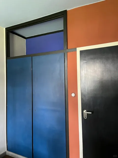 "Pilgrimage" to Dessau After Years of Escaping German 🔵🟡🔴