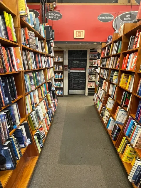 📚 Hidden Gem in Harvard Square | Harvard Book Store  