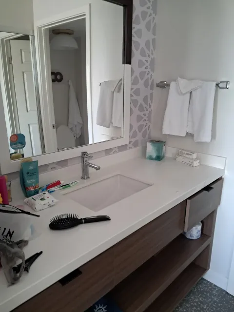 Holiday Stay 🏨✨