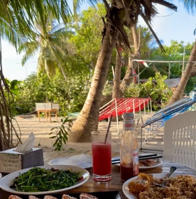 Till Departure—The Local Vibes of a Residential Island Are All Here 🍴