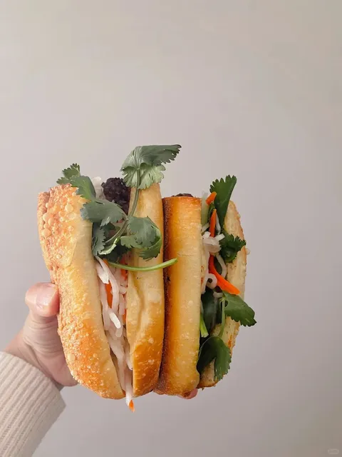 My Sister Braved the Rain in BK to Buy Me Vietnamese Bread 🍔