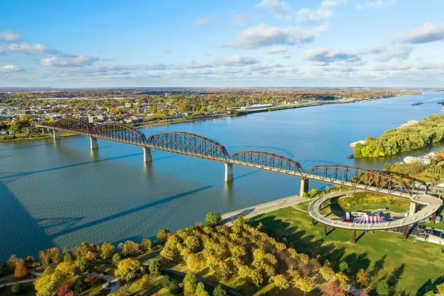 🇺🇸 What's It Like to Visit KFC's Hometown? 🍗✨