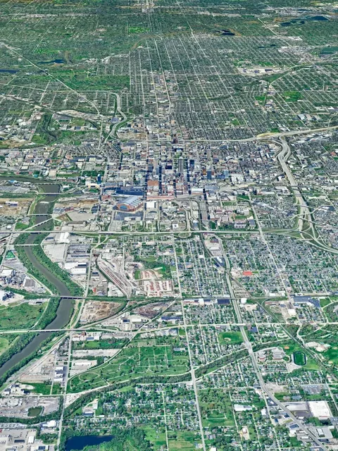 Indianapolis: The Crossroads of America 🏙️⚡