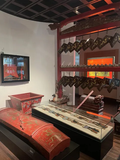 Belgium/Musical Instrument Museum, Come Check It Out!