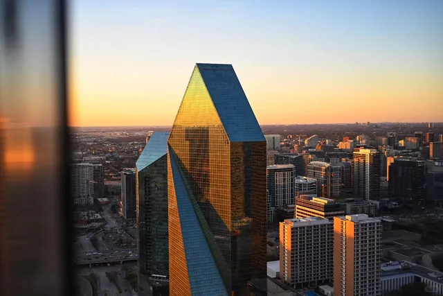 Aging Gracefully at Monarch in Dallas