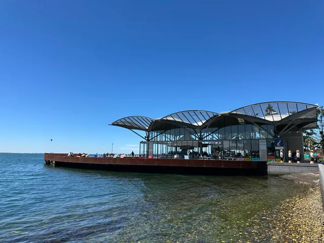 Geelong: Victoria's Seaside Secret Where Life Moves with the Tide 🌊☀️
