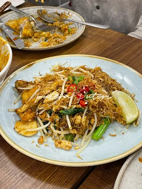 London | Putera Puteri