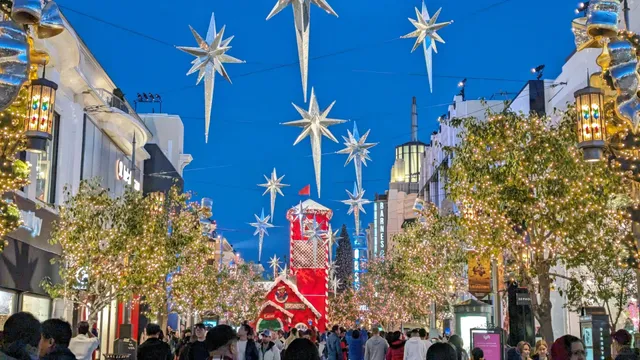 Did everyone come to the Grove on Christmas night? 🎄🌟