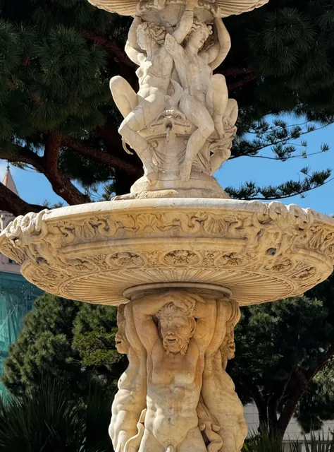 Piazza Duomo: Orion Fountain – A Renaissance Masterpiece ⛲