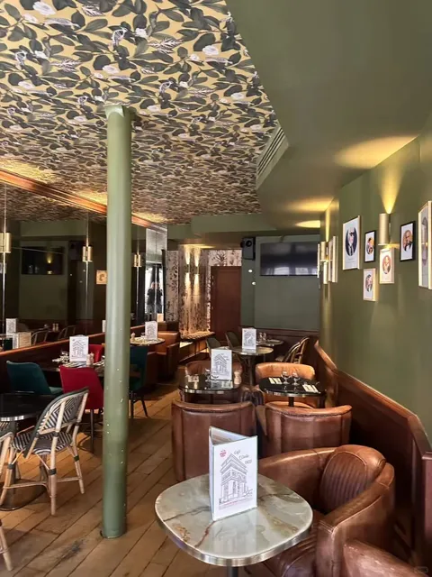 ​​Etoile 1903: A Parisian Dining Masterpiece Near the Arc de Triomphe 