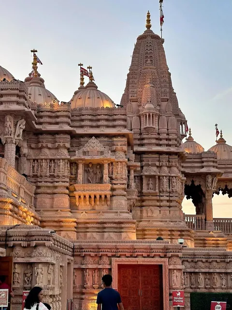 BAPS Swaminarayan – Wait, Am I in India?! 🇮🇳✨  