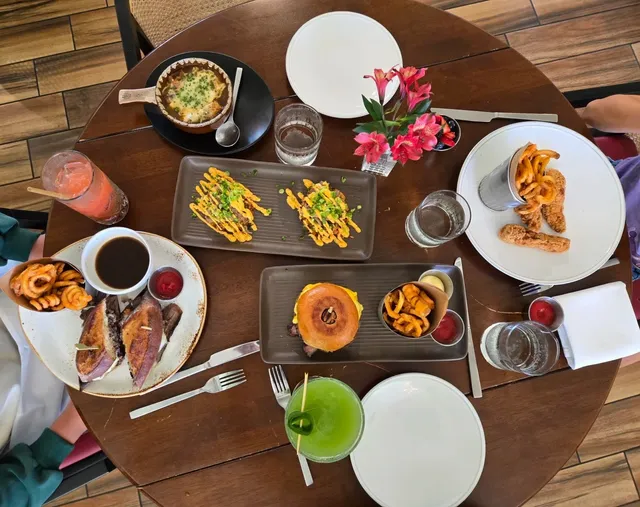 Weekend Brunch Spot ☀️🍽️