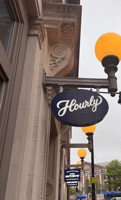 The Hourly Oyster House - Where Harvard Meets Briny Bites 🦪🎓  